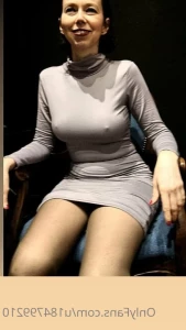 2888557