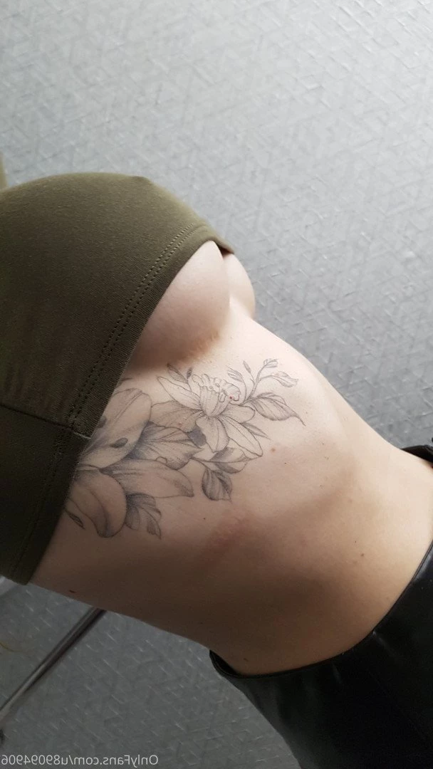 Hotwife [ u89094906 ] Onlyfans leaked photo 2676423 on Hotleaks.tv