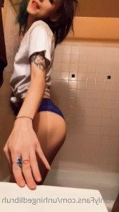 4611564