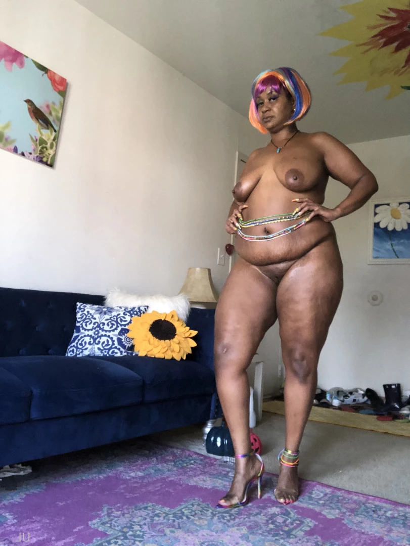 universallovvvve🎨🌻 [ universallovvvve ] Onlyfans leaked photo 7665236 on Hotleaks.tv