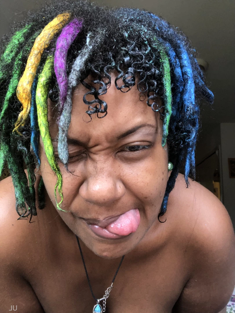 universallovvvve🎨🌻 [ universallovvvve ] Onlyfans leaked photo 7665377 on Hotleaks.tv