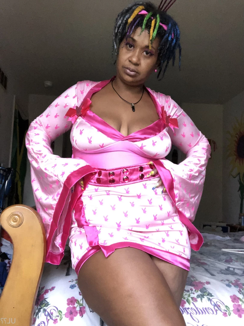 universallovvvve🎨🌻 [ universallovvvve ] Onlyfans leaked photo 7665479 on Hotleaks.tv