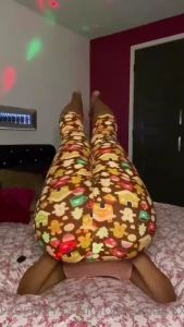 10589183