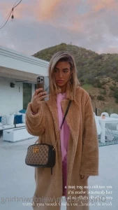9736885