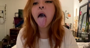 4945830