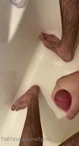 4637998