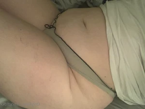 5647373