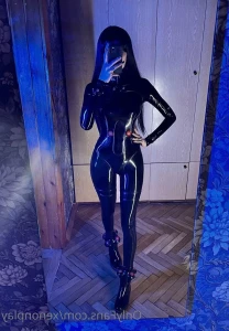2585482