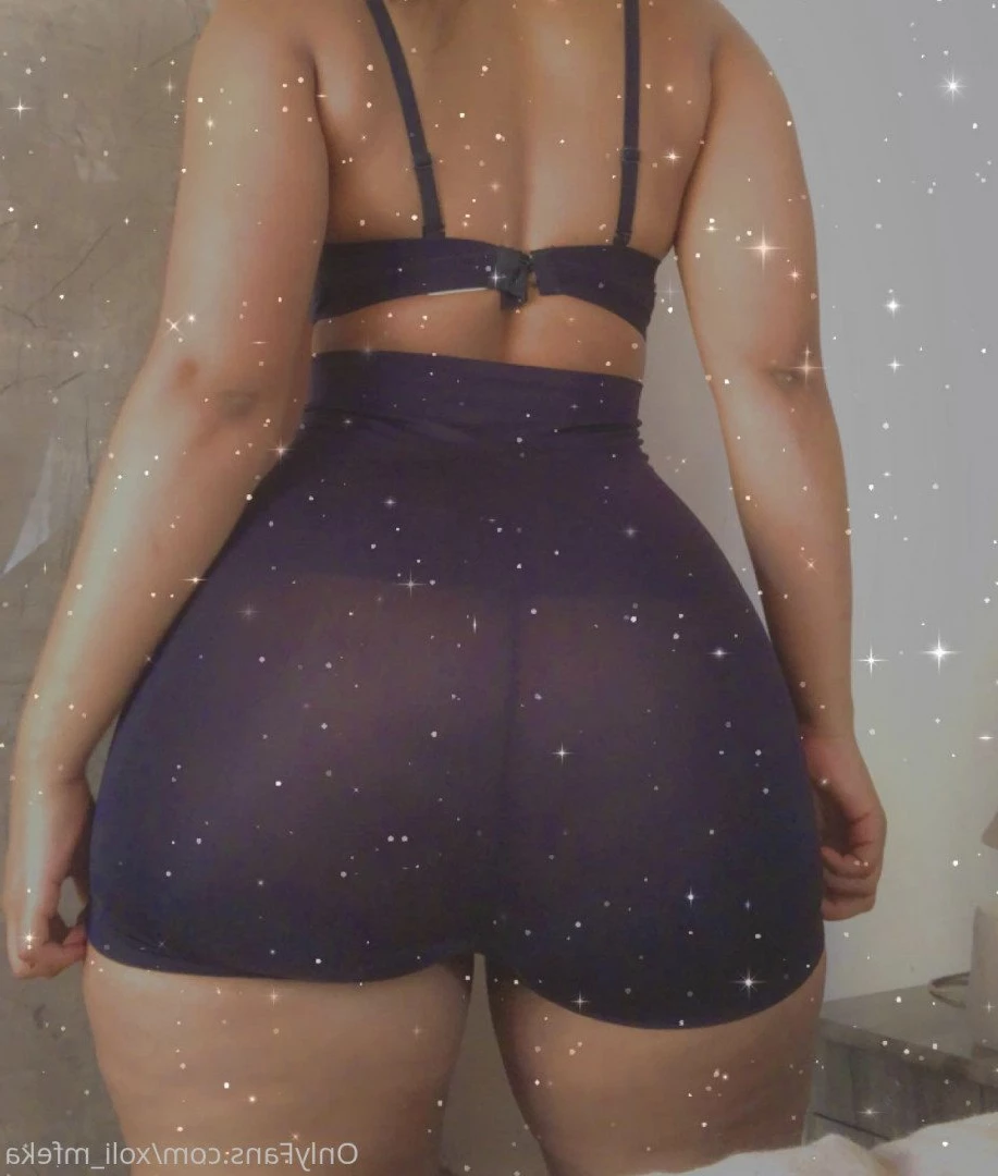 Xoli M [ xoli_mfeka ] Onlyfans leaked photo 2580337 on Hotleaks.tv