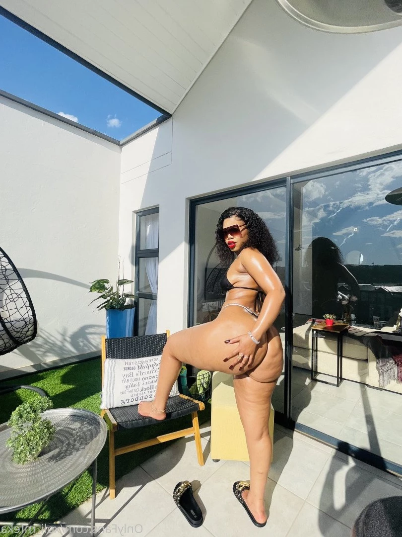 Xoli M [ xoli_mfeka ] Onlyfans leaked photo 2581439 on Hotleaks.tv