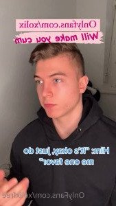 4642751