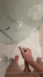 10587374