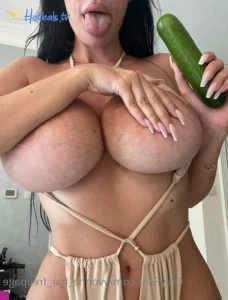 2569215