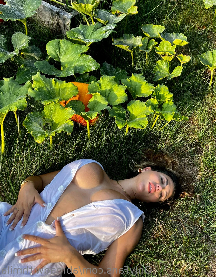 Abroad with Mila [ abroadwithmila ] Onlyfans leaked photo 5646910 on Hotleaks.tv