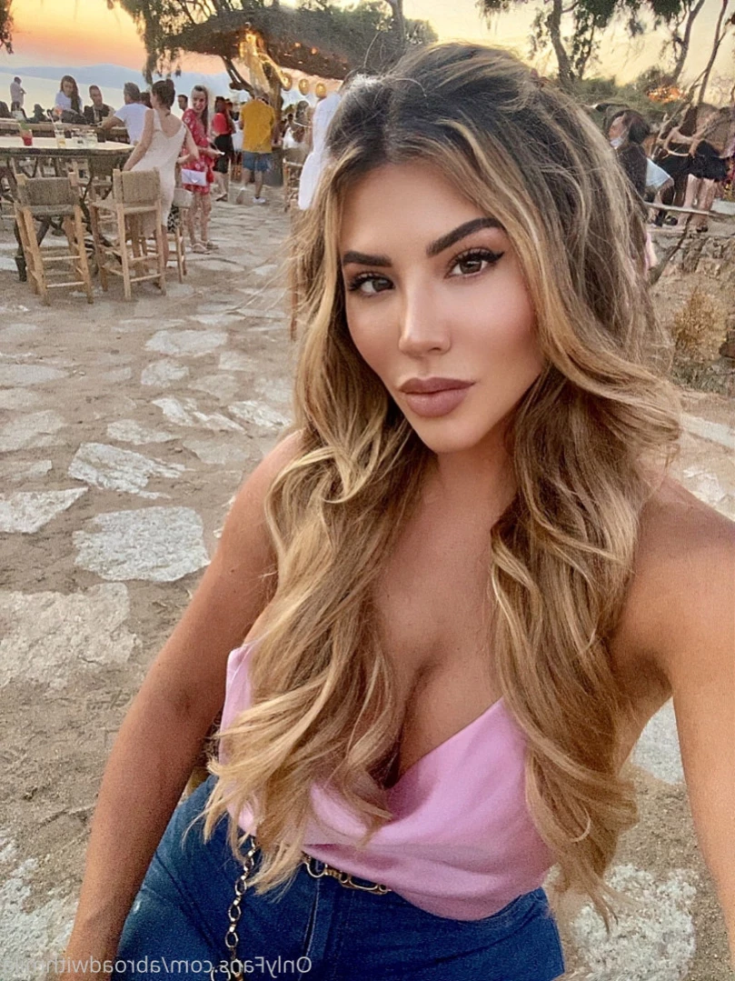 Abroad with Mila [ abroadwithmila ] Onlyfans leaked photo 12542627 on Hotleaks.tv