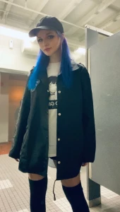 5646838
