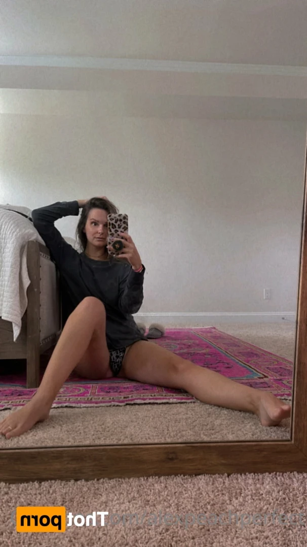 Alex Glass [ alexpeachperfect ] Onlyfans leaked photo 12535597 on Hotleaks.tv