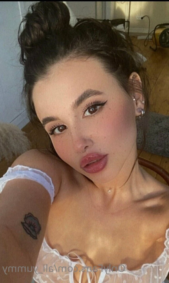 ALIYA 🍓 [ aliya_kiss ] Onlyfans leaked photo 6089033 on Hotleaks.tv