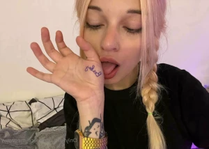 16332218