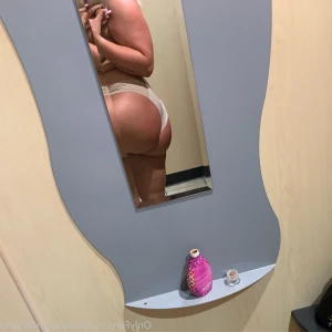 5645243