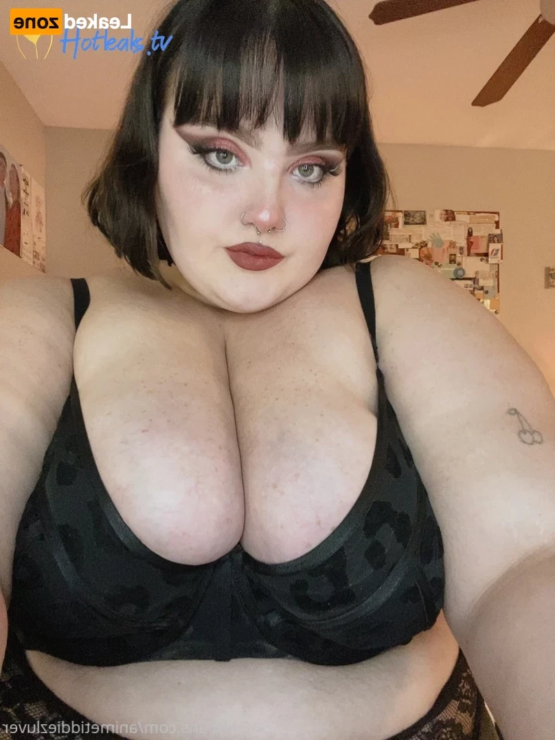 animetiddiezluver Onlyfans leaked photo 15186350 on Hotleaks.tv