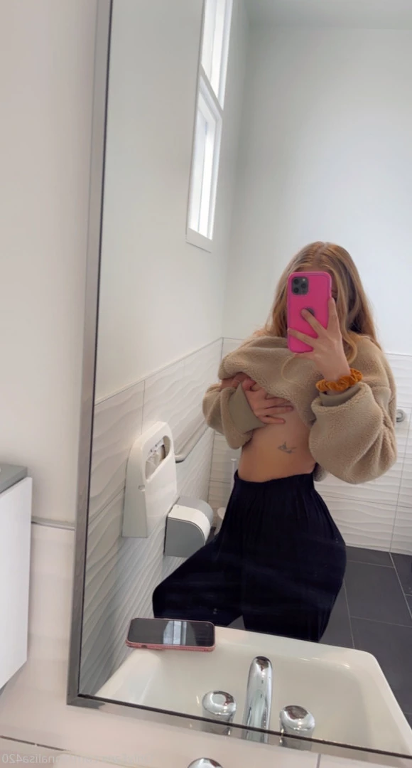 annalisa [ annalisa420 ] Onlyfans leaked photo 5662687 on Hotleaks.tv