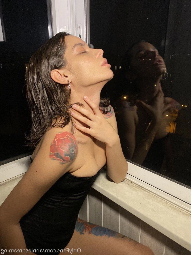 Anniee Charlotte the girl with 2 vaginas [ annieecharlottefree ] Onlyfans leaked photo 7858697 on Hotleaks.tv
