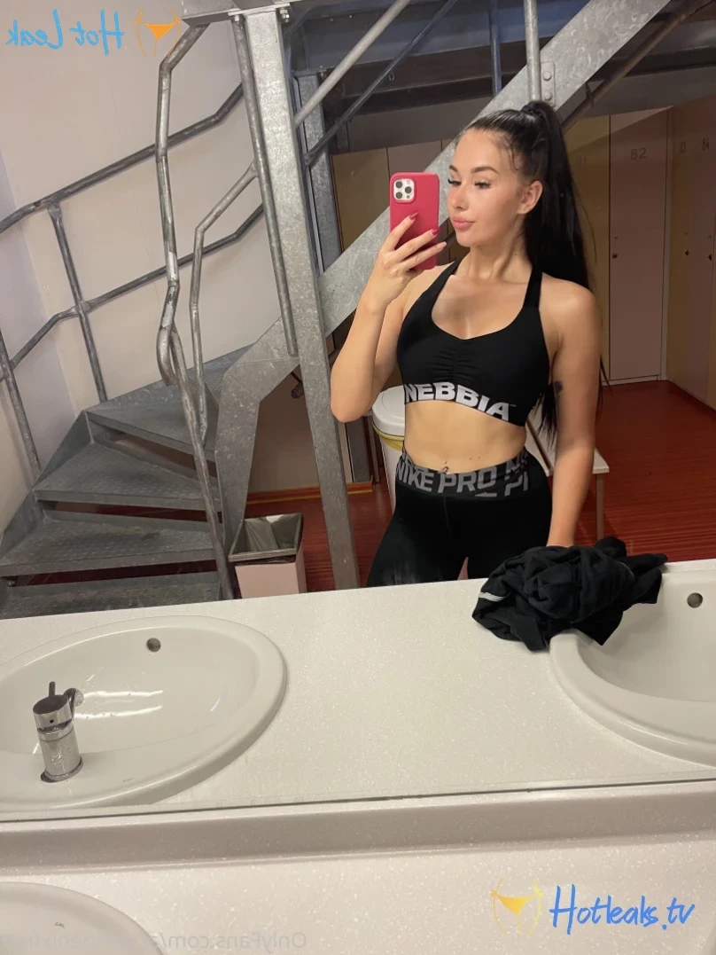 😈 TIGHT PINK pussy 🥵 [ ariaphoenixfree ] Onlyfans leaked photo 11600181 on Hotleaks.tv