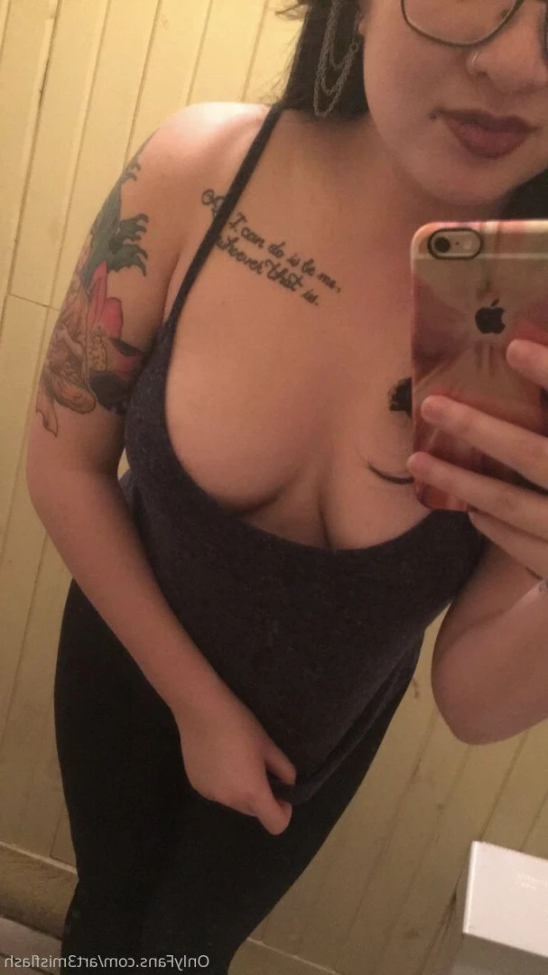 😈𝙃𝙊𝙍𝙉𝙔 𝘼𝙎𝙄𝘼𝙉 𝙎𝙇𝙐𝙏😈 [ art3misflash ] Onlyfans leaked photo 5659447 on Hotleaks.tv