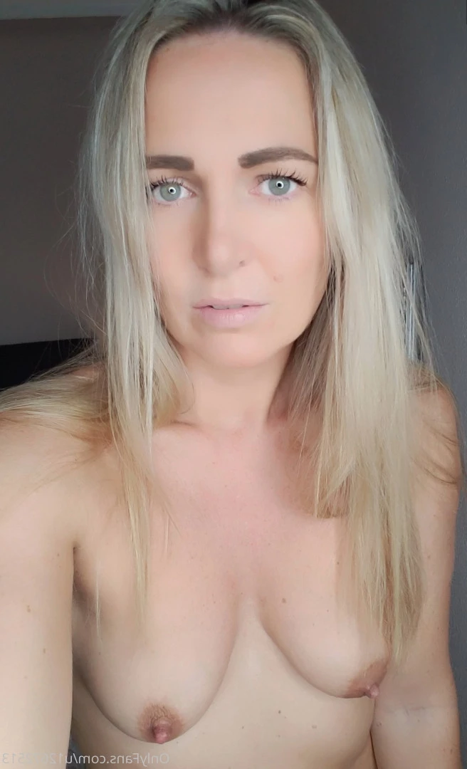 HOT BRITISH MOM🇬🇧 [ ashley-ivy6 ] Onlyfans leaked photo 5951773 on Hotleaks.tv
