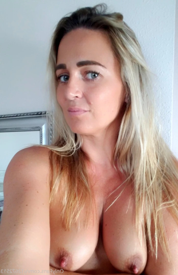 HOT BRITISH MOM🇬🇧 [ ashley-ivy6 ] Onlyfans leaked photo 10258659 on Hotleaks.tv