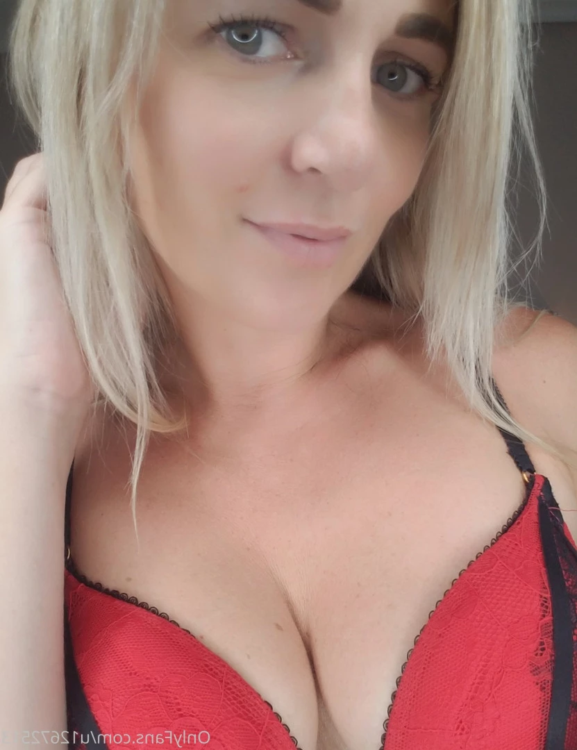 HOT BRITISH MOM🇬🇧 [ ashley-ivy6 ] Onlyfans leaked photo 10267950 on Hotleaks.tv