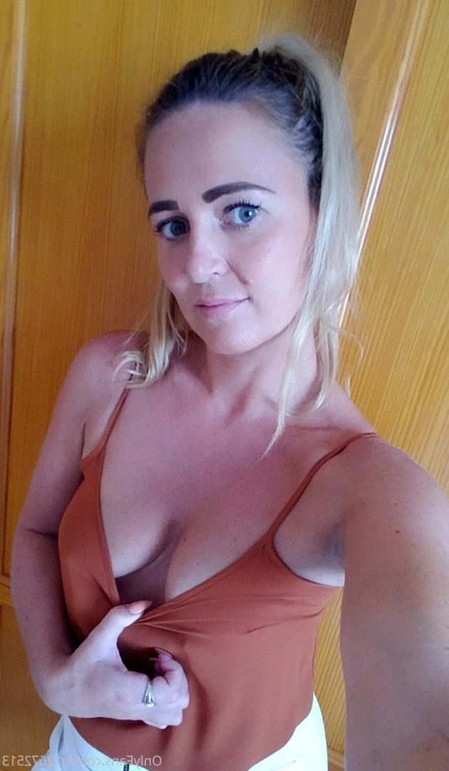 HOT BRITISH MOM🇬🇧 [ ashley-ivy6 ] Onlyfans leaked photo 10272541 on Hotleaks.tv