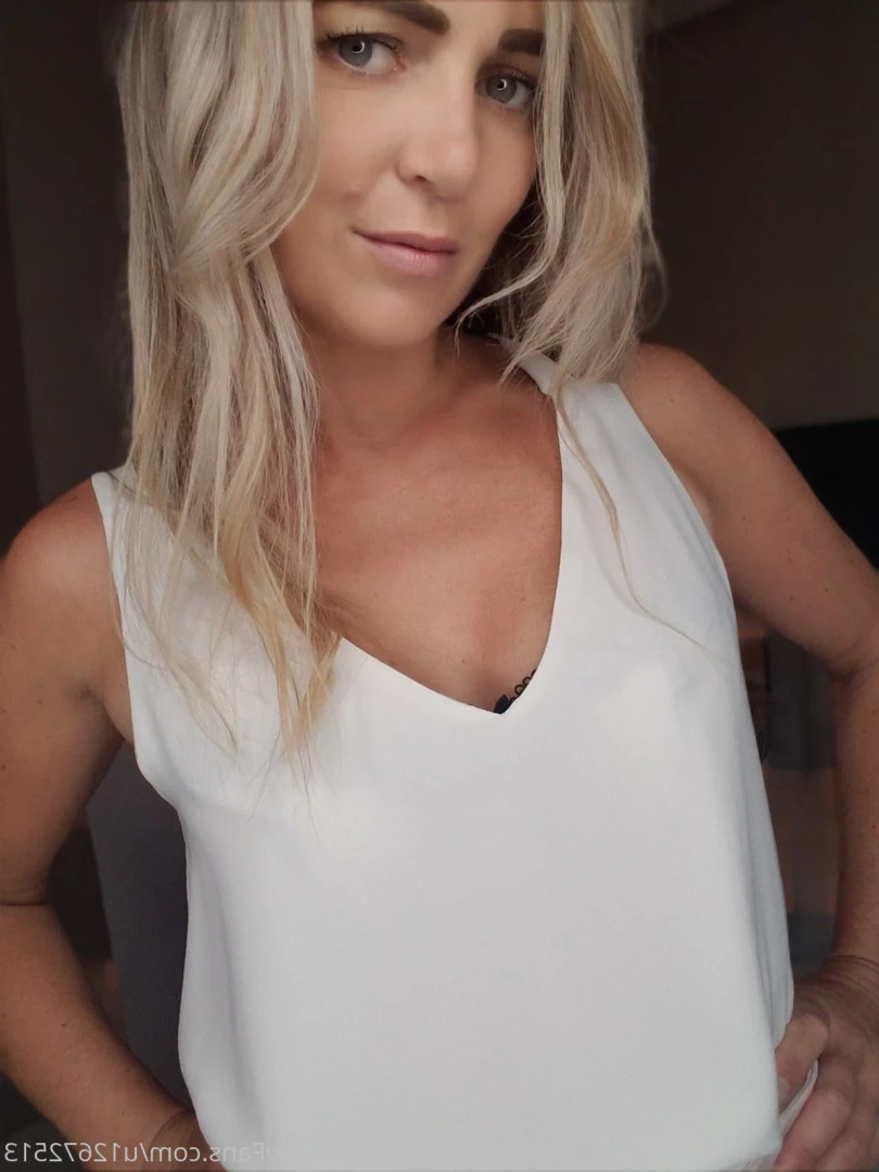 HOT BRITISH MOM🇬🇧 [ ashley-ivy6 ] Onlyfans leaked photo 10281532 on Hotleaks.tv