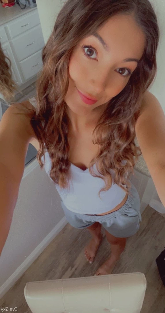 💋18yr 🅲🅾︎🅻🅻🅴🅶🅴 🅶🅸🆁🅻 💋 [ freshmanevasky ] Onlyfans leaked photo 4366346 on Hotleaks.tv