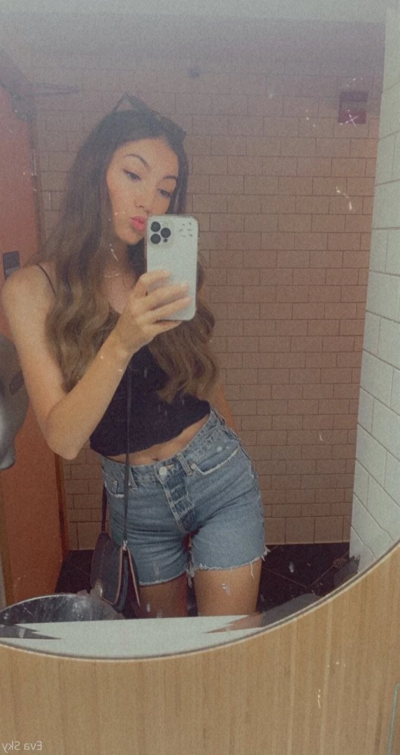 💋18yr 🅲🅾︎🅻🅻🅴🅶🅴 🅶🅸🆁🅻 💋 [ freshmanevasky ] Onlyfans leaked photo 415656 on Hotleaks.tv