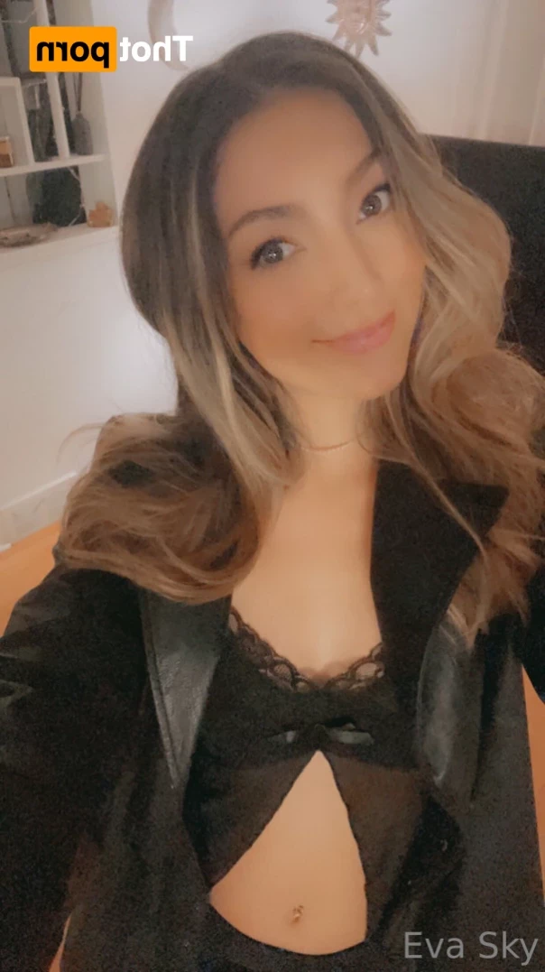 💋18yr 🅲🅾︎🅻🅻🅴🅶🅴 🅶🅸🆁🅻 💋 [ freshmanevasky ] Onlyfans leaked photo 15815673 on Hotleaks.tv