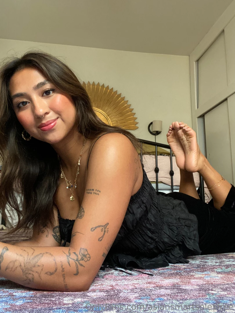 Asian Smart Soles [ asiansmartsolesfree ] Onlyfans leaked photo 18594145 on Hotleaks.tv