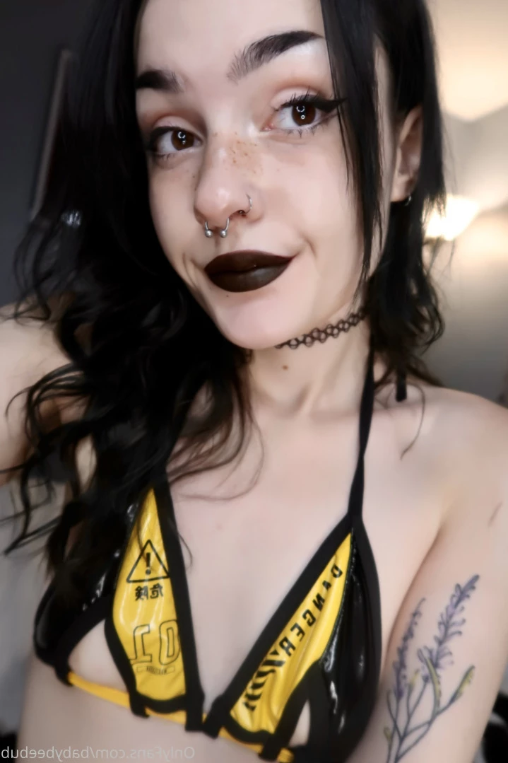 BabyBeeBub 🦇 [ babybeebub ] Onlyfans leaked photo 10998104 on Hotleaks.tv