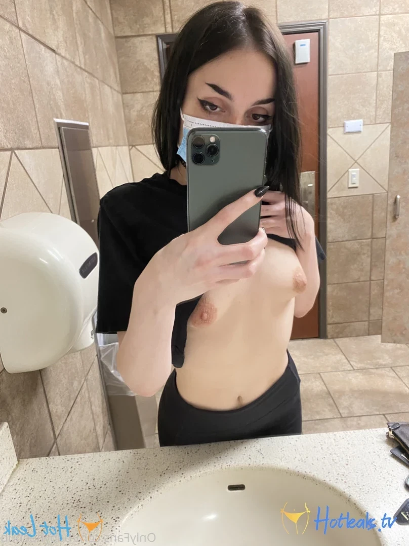 BabyBeeBub 🦇 [ babybeebub ] Onlyfans leaked photo 12861956 on Hotleaks.tv