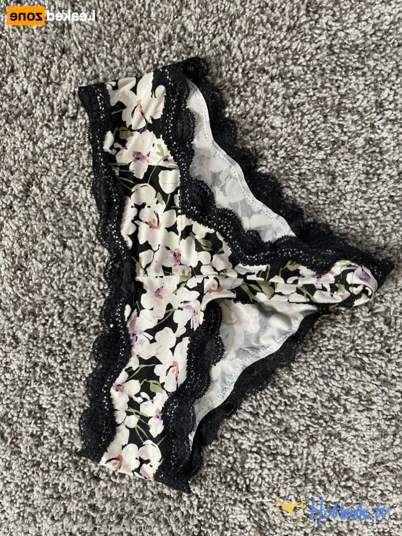 BabyBeeBub 🦇 [ babybeebub ] Onlyfans leaked photo 13825420 on Hotleaks.tv