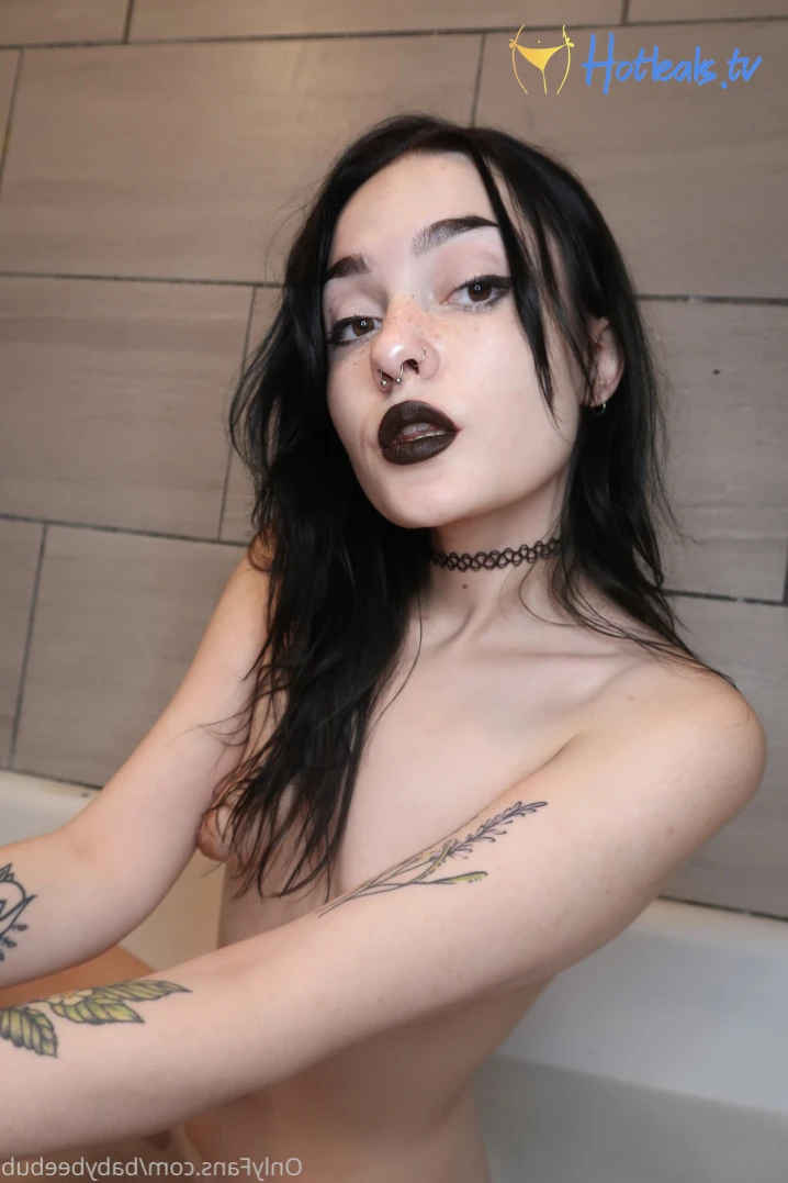 BabyBeeBub 🦇 [ babybeebub ] Onlyfans leaked photo 15268835 on Hotleaks.tv