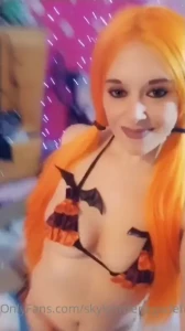 10582973