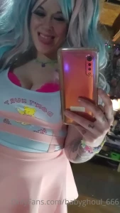10582977