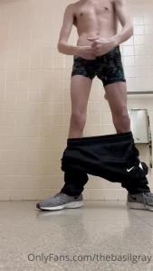 7852985