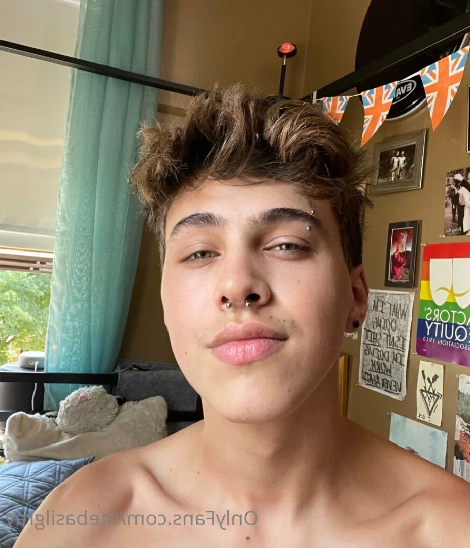 basil gray [ basilgray ] Onlyfans leaked photo 7857574 on Hotleaks.tv