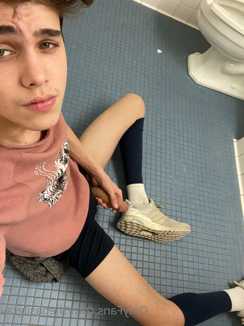 basil gray [ basilgray ] Onlyfans leaked photo 7857630 on Hotleaks.tv