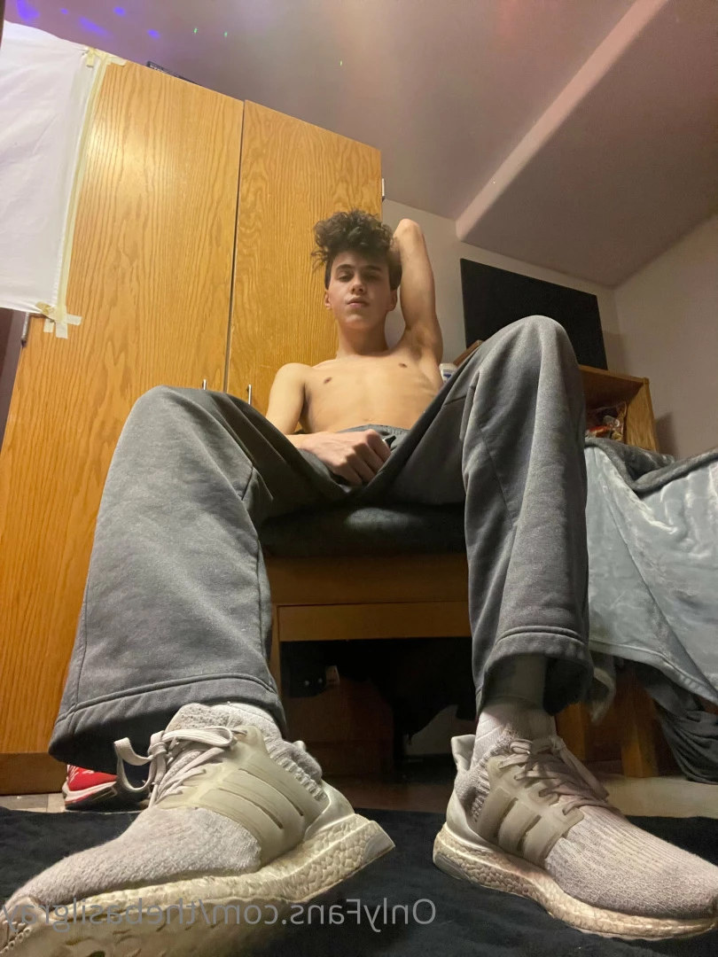 basil gray [ basilgray ] Onlyfans leaked photo 7857907 on Hotleaks.tv