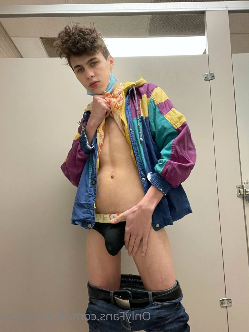 basil gray [ basilgray ] Onlyfans leaked photo 7857939 on Hotleaks.tv