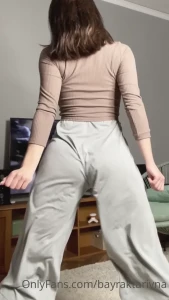 4972570